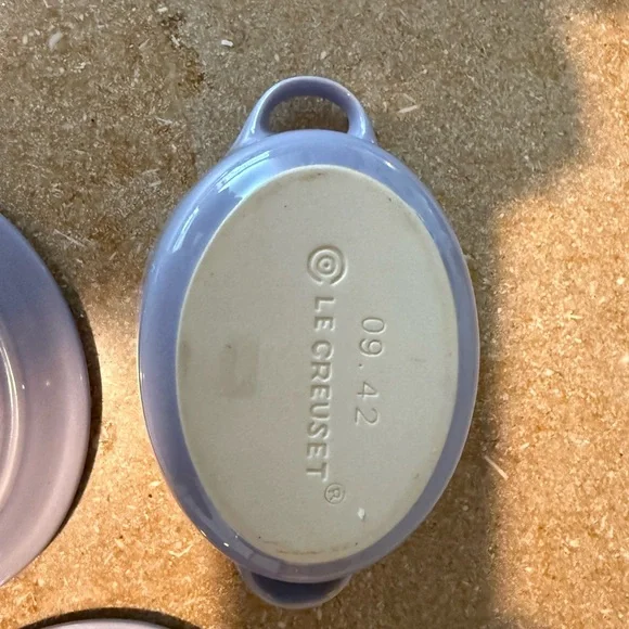 Le Creuset Set Lavender and Tan - Picture 2 of 5